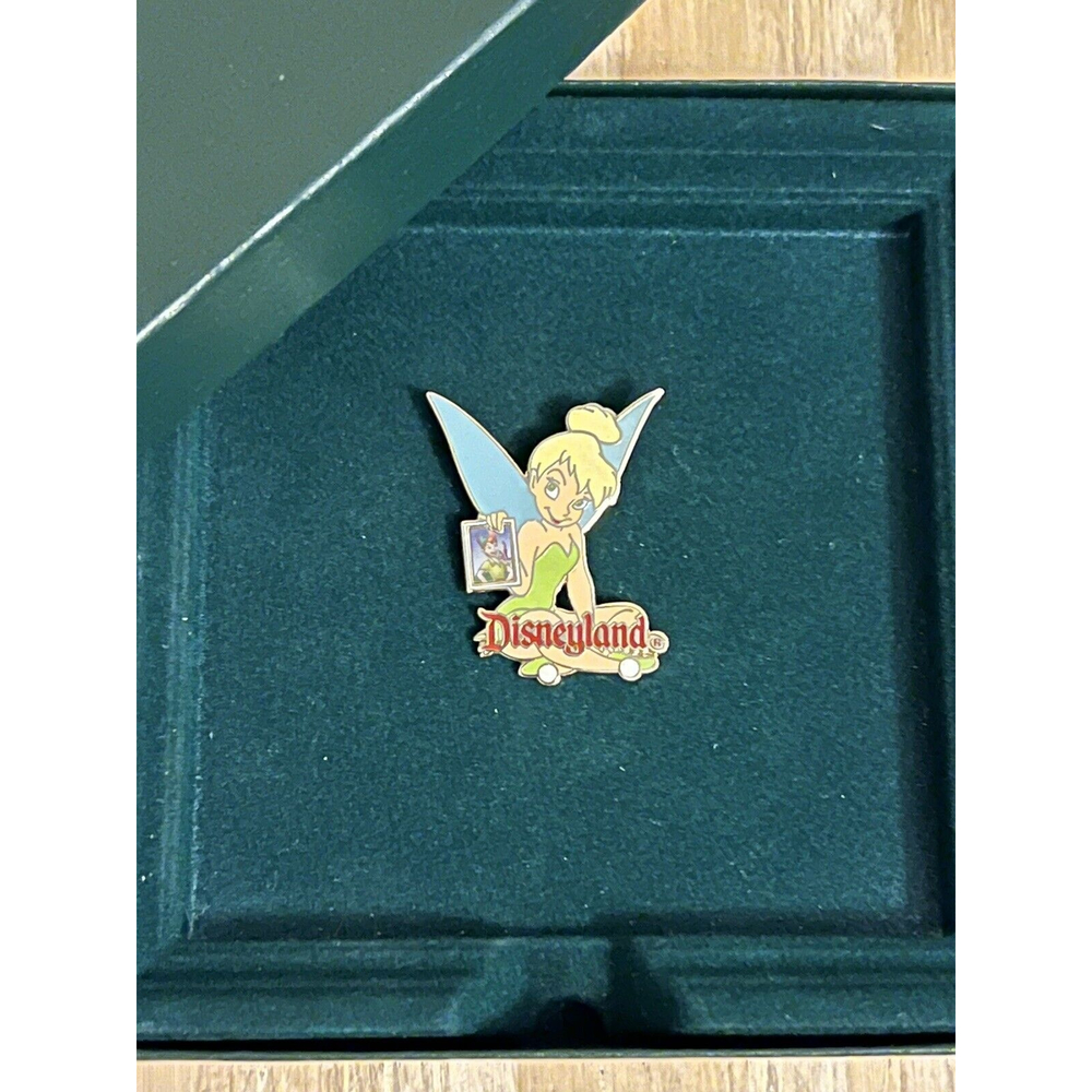 Disney Disneyland Tinkerbell Holding Picture Of Peter Pan Pin Rare